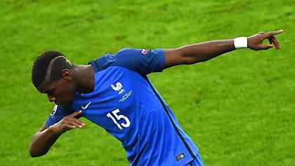 Χορευτικό σόου του Πογκμπά σε... πάρκινγκ (video)