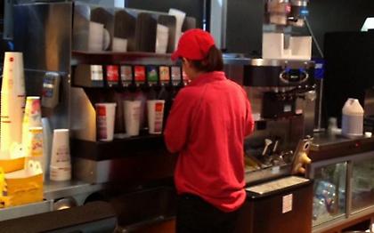 Μισθό 527,4 ευρώ για νεοπροσλαμβανόμενους προτείνουν οι «σοφοί»