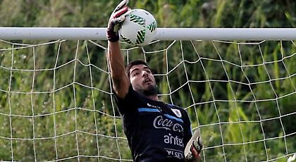 Ο Σουάρες έπαιξε τερματοφύλακας και… το μετάνιωσε! (pics)