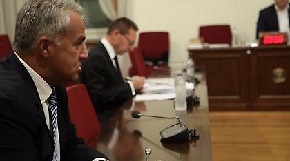 Βορίδης: Πολιτικός ο λόγος της εκροής καταθέσεων - Στουρνάρας: Είχα πει ότι δεν πρέπει να γίνουν εκλ