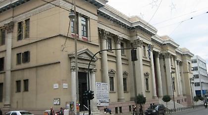 Πάτρα: 24χρονος κάρφωσε στυλό στο λαιμό του όταν άκουσε την απόφαση του δικαστηρίου