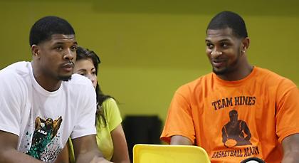 Στην Κύπρο ο αδερφός του Χάινς