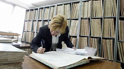 Νομοθετικά μέτρα για τους πλειστηριασμούς και μέτρα προστασίας τους ζητούν οι συμβολαιογράφοι