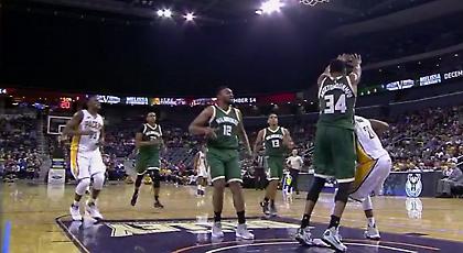 Φοβερός Giannis στην ήττα των Μπακς (videos)