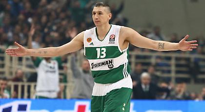 Η σπάνια φωτογραφία με τον Διαμαντίδη να καρφώνει! (pic)