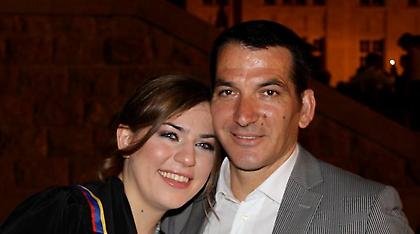 Συγκλονίζει ο Πύρρος Δήμας: «Η γυναίκα μου διαγνώστηκε με όγκο στο κεφάλι»