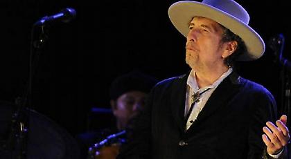 Η Σουηδική Ακαδημία Νόμπελ ακόμα ψάχνει τον Ντίλαν -Δεν τον έχουν βρει 24 ώρες μετά