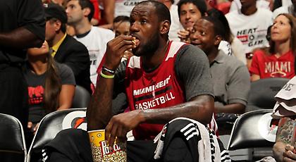 Καλή όρεξη, Λεμπρόν! (video)