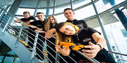 Η Mercedes-Benz στηρίζει τη δεύτερη ομάδα Formula 1 in Schools