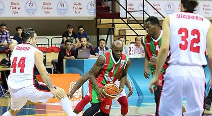 Δύσκολη νίκη για Καρσίγιακα