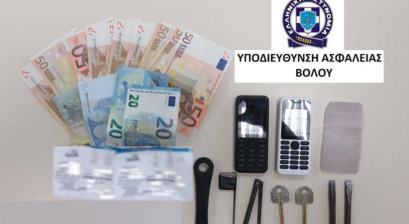 Τρεις γυναίκες διακινούσαν λαθραία τσιγάρα και καπνό