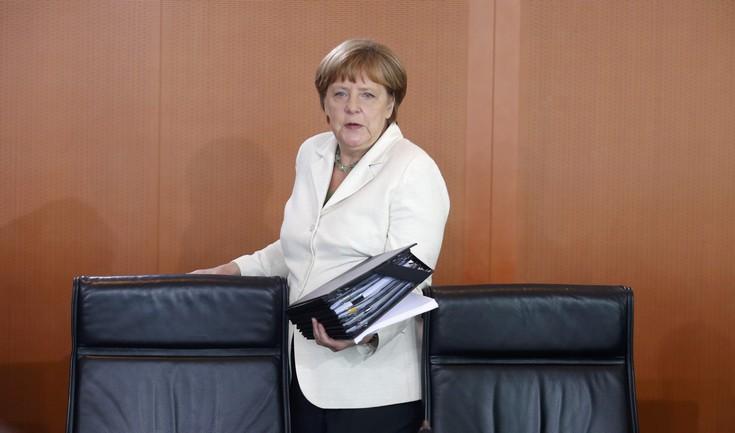 Αύξηση των δαπανών για την άμυνα εξήγγειλε η Μέρκελ