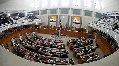 Δραματικές εξελίξεις στο Κουβέιτ: Ο εμίρης ανακοίνωσε τη διάλυση του κοινοβουλίου