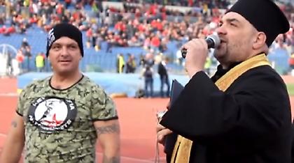 Κλάμα: Οι οπαδοί της Λέφσκι φώναξαν παπά και έκαναν την κηδεία της ΤΣΣΚΑ στο γήπεδο! (video)