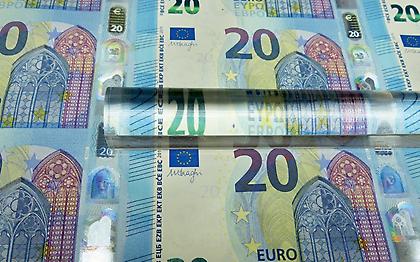 «Ξεσκόνισμα» σε τραπεζικά στοιχεία και συναλλαγές