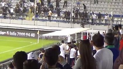 Οπαδοί στην Κύπρο τα... κατέβασαν και τα έδειξαν στον πρόεδρο (video)