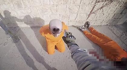 Βίντεο φρίκης: Τζιχαντιστές σημαδεύουν κρατουμένους με σπρέι πριν τους εκτελέσουν