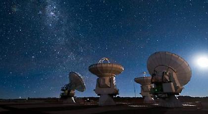 Δύο αστρονόμοι ισχυρίζονται ότι εντόπισαν 234 εξωγήινους πολιτισμούς