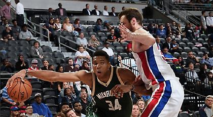 Σούπερ ο Αντετοκούνμπο, αλλά ήττα για Μπακς (video)