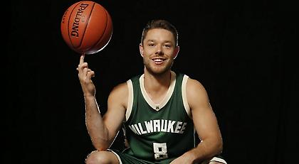 Το απίθανο καλάθι του Ντελαβεντόβα (video)