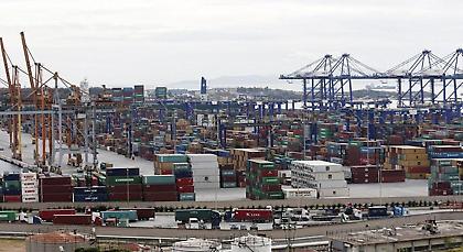 Αυξήθηκε κατά 17,4% η διακίνηση κοντέινερ από την Cosco το εννεάμηνο