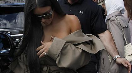 Θυρωρός του ξενοδοχείου στο οποίο λήστεψαν την Kardashian: «Υπήρχαν τεράστια κενά στην ασφάλεια»