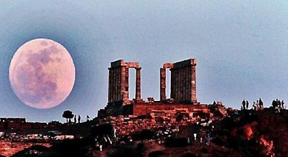Το πρωτοφανές φαινόμενο των supermoons: Τα 3 τεράστια φεγγάρια που έρχονται μέχρι το τέλος του 2016!