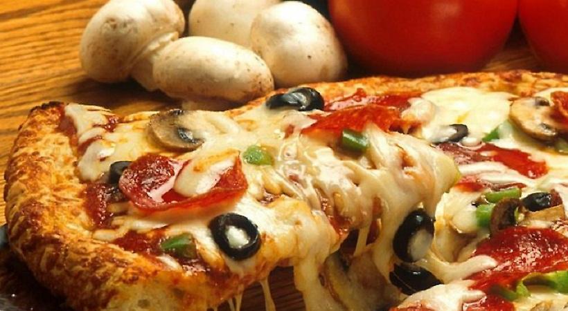 Τρως την πίτσα λάθος – Ενας ειδικός αποκαλύπτει το σωστό τρόπο