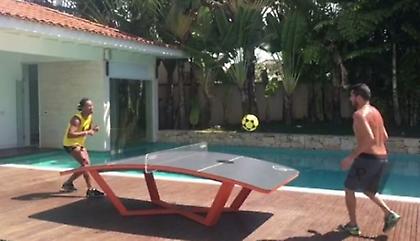 Αυτό είναι το νέο άθλημα που τα «σπάει» ο Ροναλντίνιο (video)