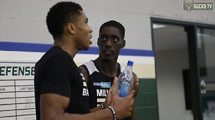 Ο Γιάννης καλωσόρισε τον Σνελ (video)