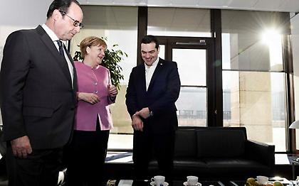 Χωρίς ΕΣΡ ο Τσίπρας στη μάχη των Βρυξελλών για το χρέος