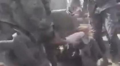 Βίντεο-σοκ: Ιρακινοί στρατιώτες κακοποιούν παιδιά στη Μοσούλη