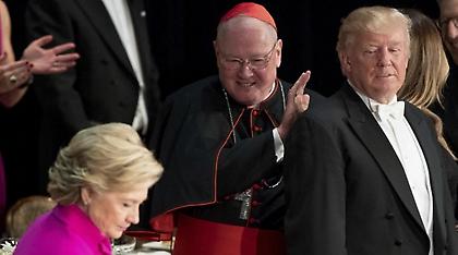 Βίντεο: Αποδοκίμασαν τον Τραμπ για τα «αστεία» σε βάρος της Κλίντον