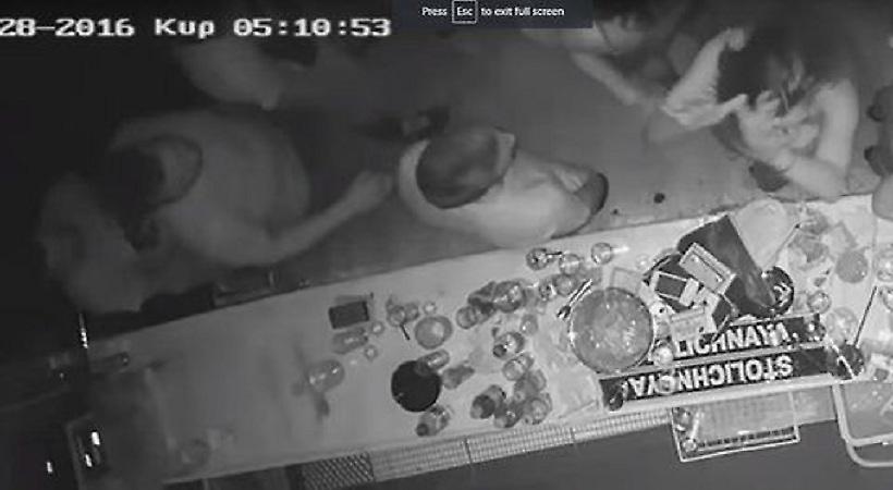 Τα μάτια σας δεκατέσσερα: Έτσι «βουτάνε» κινητά τηλέφωνα μέσα σε μπαρ