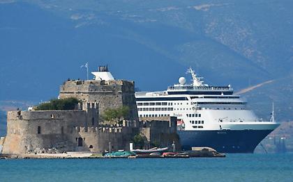 Ραγδαία πτώση των εσόδων από τον Τουρισμό, μείον 9,2% τον Αύγουστο, μείον 7,1% στο οκτάμηνο