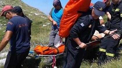 Χανιά: Η τουρίστρια με τα σπασμένα πόδια μόλις είδε το ΕΚΑΒ… περπάτησε!