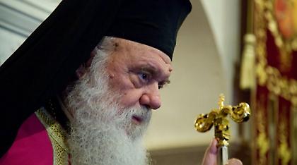 Ιερώνυμος: «Αν θέλουν να ξεριζώσουν τις αρχές της Εκκλησίας, θα μας βρουν απέναντι»