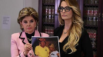 Πορνοστάρ καταγγέλλει τον Τραμπ για σεξουαλική παρενόχληση