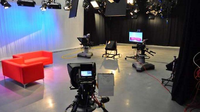 Άγριος καβγάς ανάμεσα σε Έλληνες παρουσιαστές - Μιλούσαν μόνο στον αέρα της εκπομπής