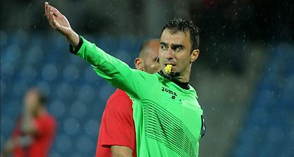 Ο Κιοτζένης σφυρίζει το ΑΕΚ-Κέρκυρα