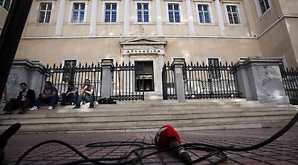 Σκληρή γλώσσα και καταγγελίες από τους δικαστές