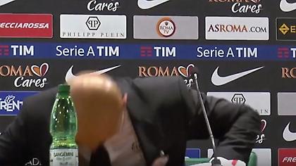 Επικό: Ο Σπαλέτι κοπανάει το κεφάλι του μετά από ερώτηση δημοσιογράφου (video)