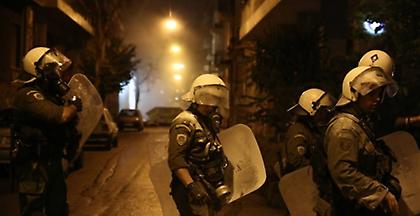 Βόμβες μολότοφ σε διμοιρία των ΜΑΤ στα Εξάρχεια