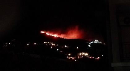 Υπό έλεγχο η μεγάλη πυρκαγιά στη Σύρο