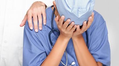 «Φύγε εσύ, έλα εσύ» η τακτική του υπουργείου Υγείας για τους επικουρικούς γιατρούς του ΕΣΥ