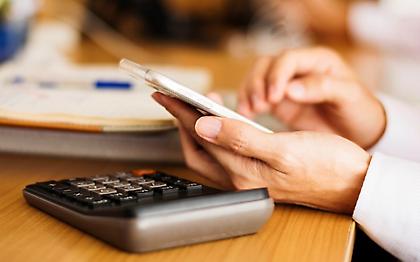 Φόρος σε εργαζόμενους και συνταξιούχους των 360 ευρώ