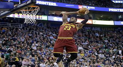 Τα «σπάνε» Λεμπρόν και Σίμονς στο πρώτο top 10 της χρονιάς! (video)