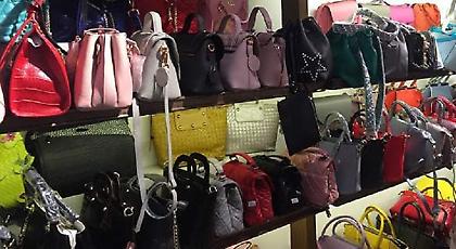 Συνελήφθησαν Κινέζες στο κέντρο της Αθήνας: Πωλούσαν μαϊμού τσάντες και πορτοφόλια