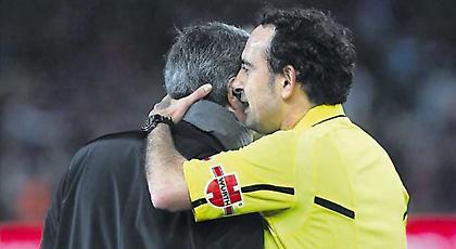 Ο Μουρίνιο, ο διαιτητής και... ο κόκορας!