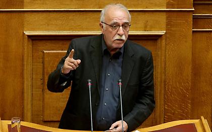 Βίτσας: Μείωση δαπανών στις ένοπλες δυνάμεις, χωρίς περικοπές στους ενστόλους